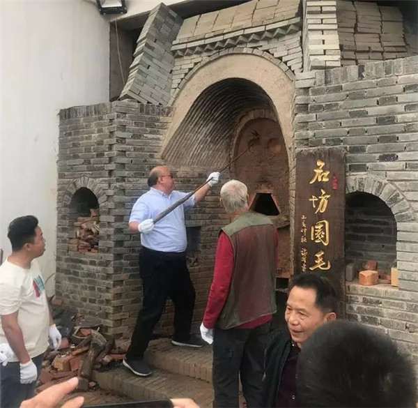  香港知識產(chǎn)權交易所將為景德鎮地區的藝術(shù)瓷和生活用瓷帶來(lái)數十億的產(chǎn)值！